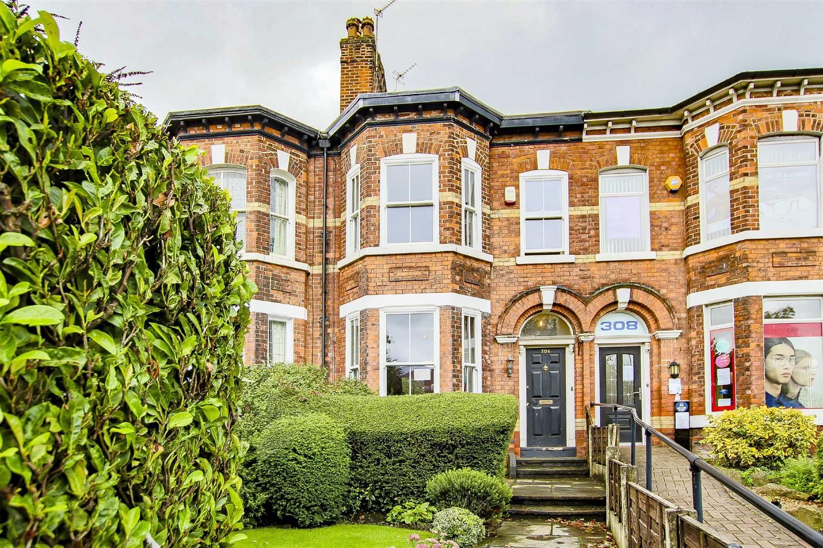 5 Bedroom Terraced House For Sale - Main Image